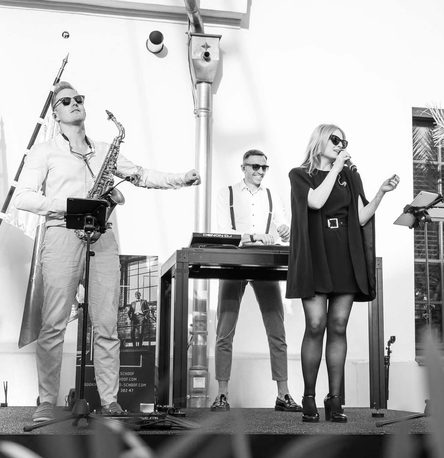 Kenduro&Schoof feat. Annie G beim Live-Auftritt